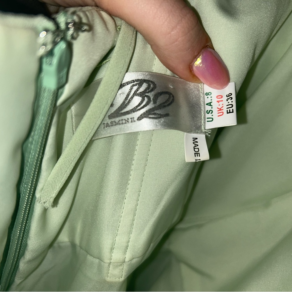 B2 by Jasmine- pale green prom dress, size 8 - Picture 5 of 6